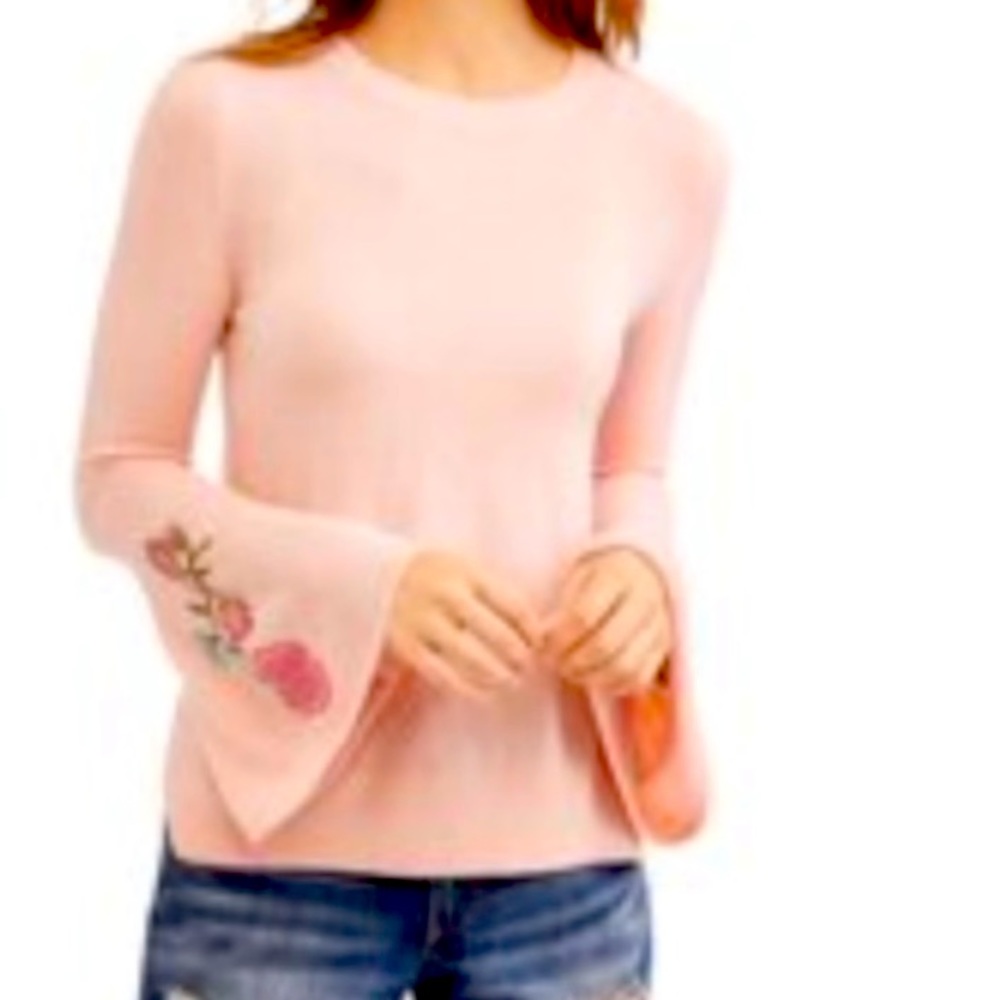 🌷Embroidered Bell Sleeve Sweater
